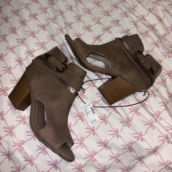 Maurices Brown Women's Oped Toe Heel Boots size 10 - Picture 1 of 6